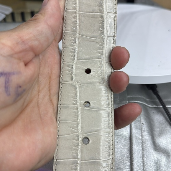(H)Carlisle belt in matte white imitation crocodile leather with silver bucklexs main image 12